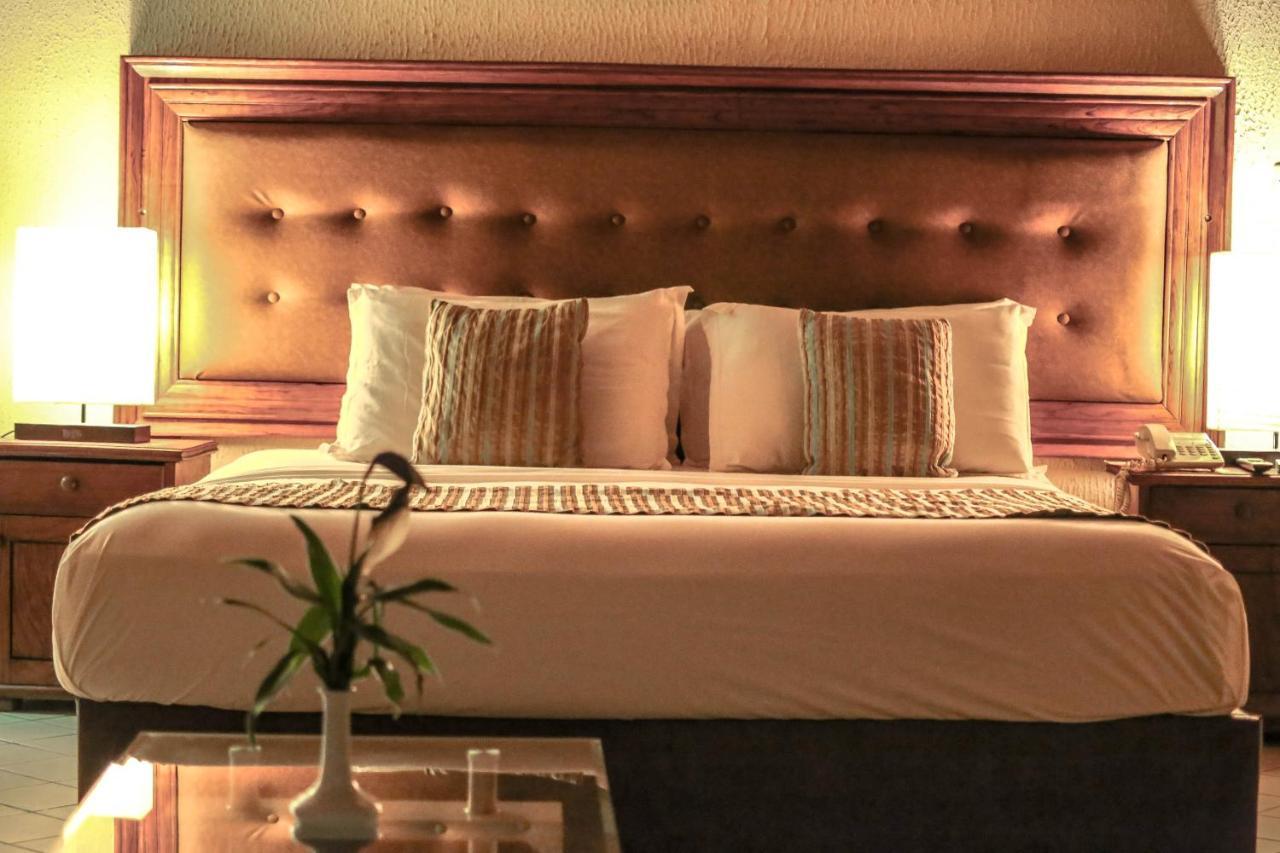 Fini Hotel Bobende Limbe Dış mekan fotoğraf