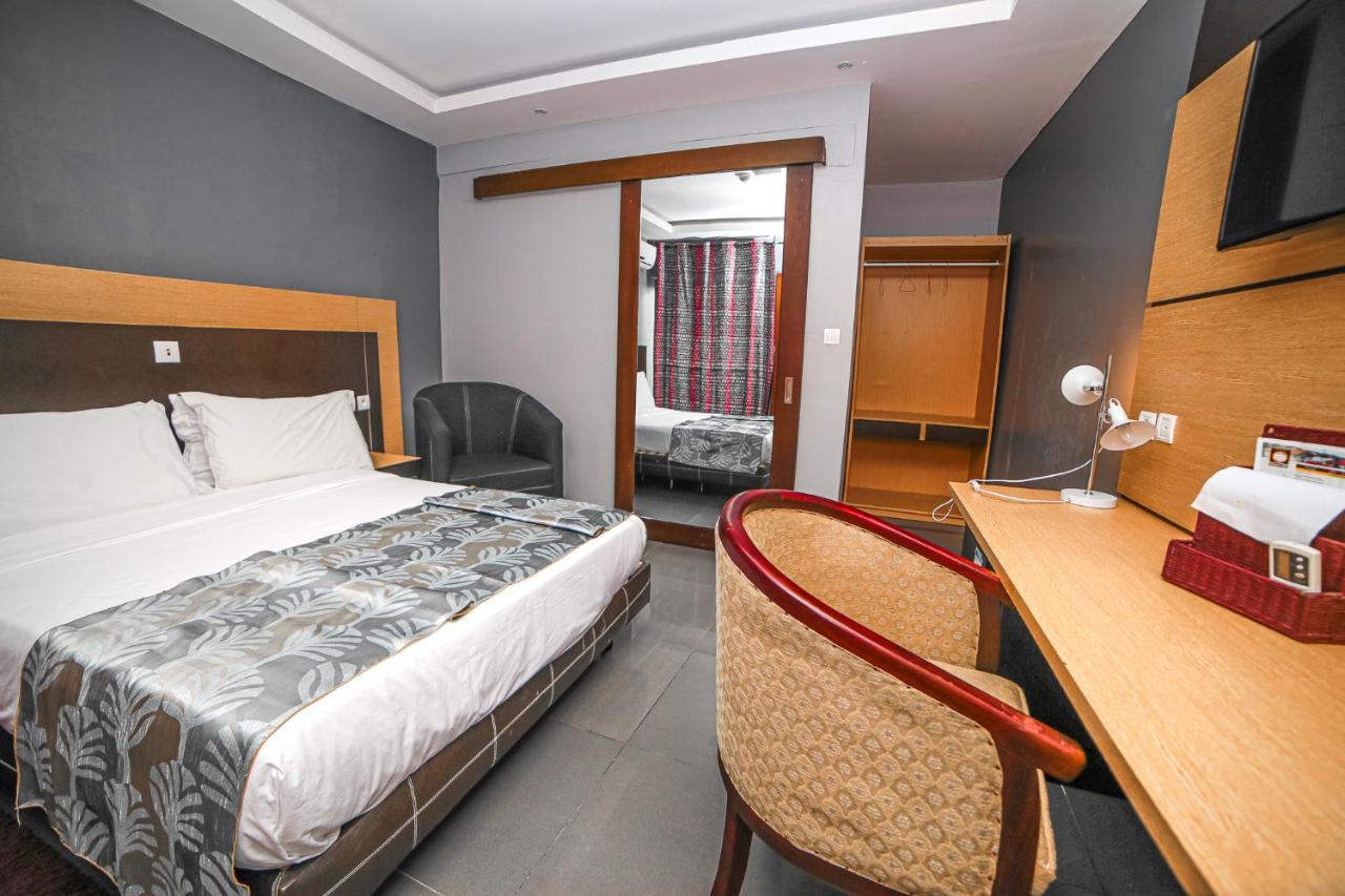 Fini Hotel Bobende Limbe Dış mekan fotoğraf