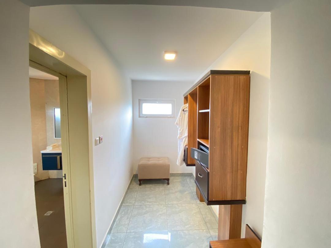 Fini Hotel Bobende Limbe Dış mekan fotoğraf