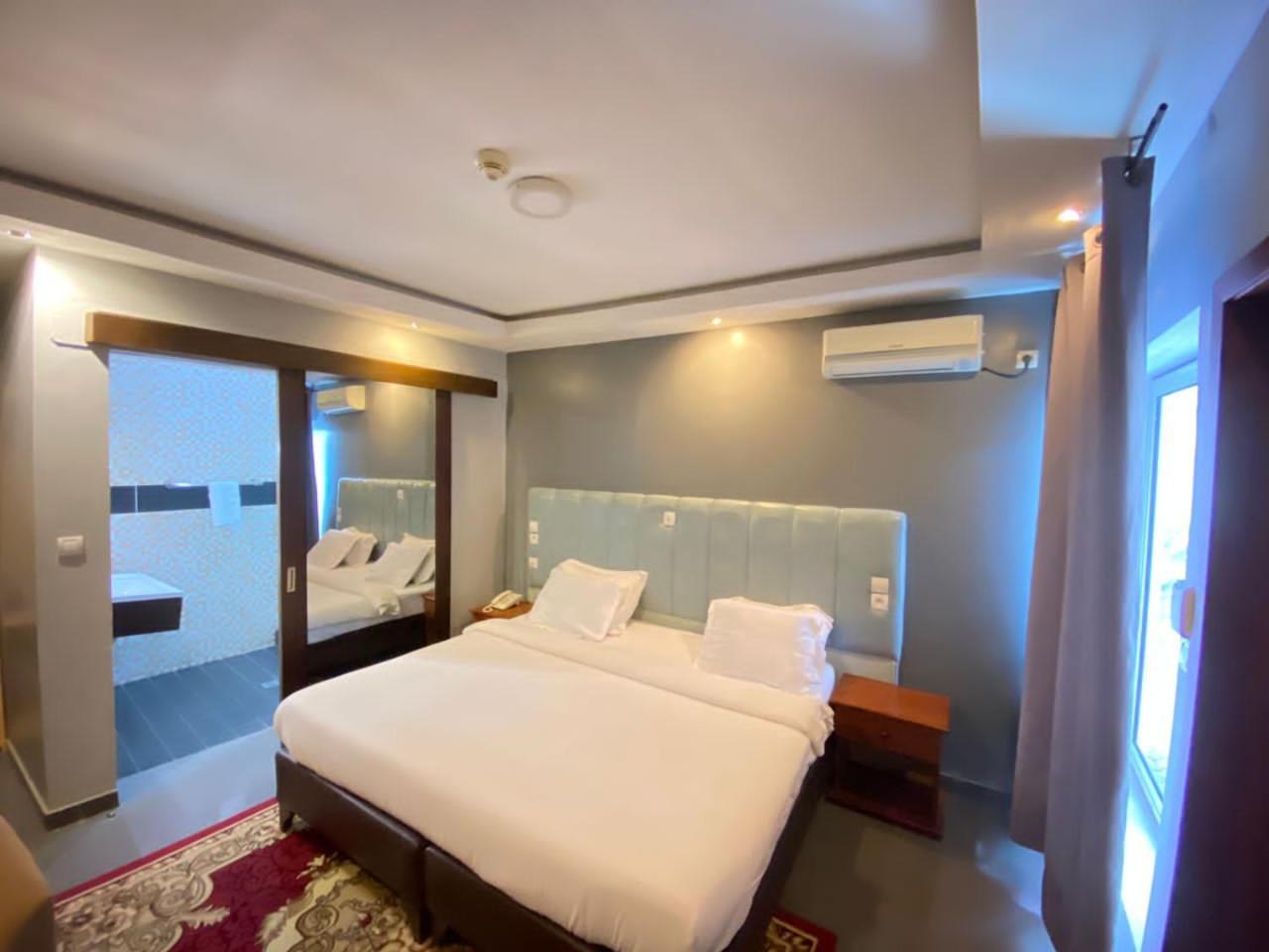 Fini Hotel Bobende Limbe Dış mekan fotoğraf