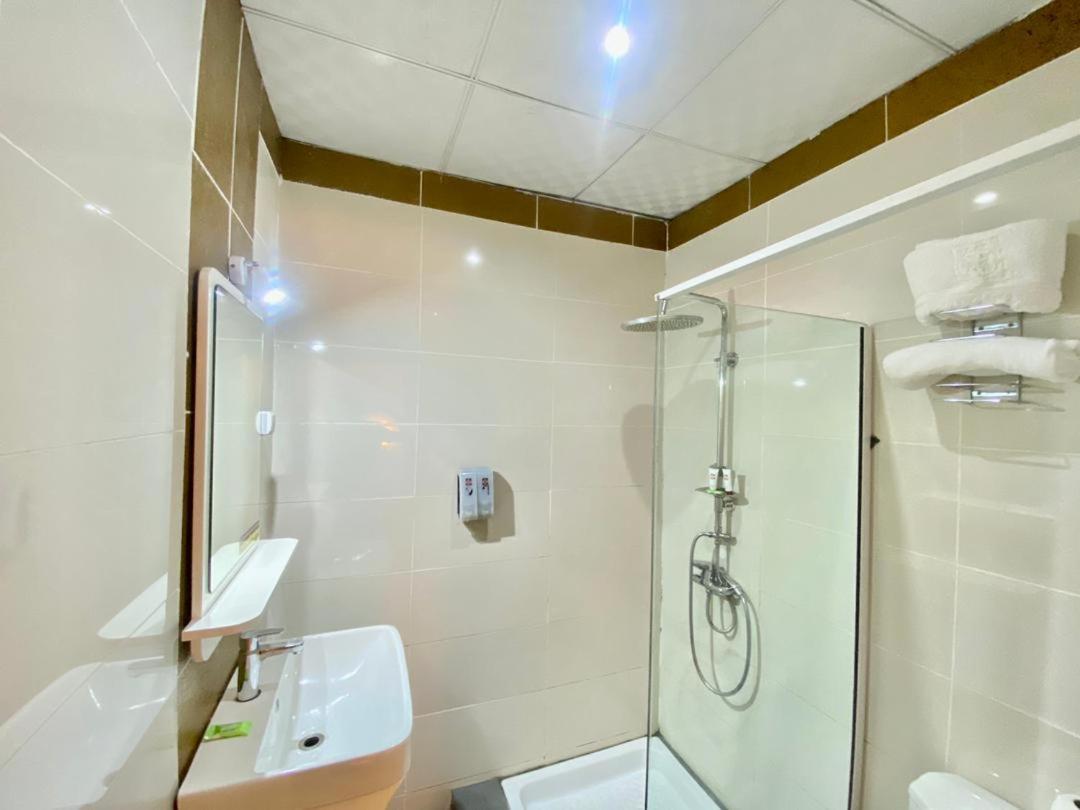 Fini Hotel Bobende Limbe Dış mekan fotoğraf