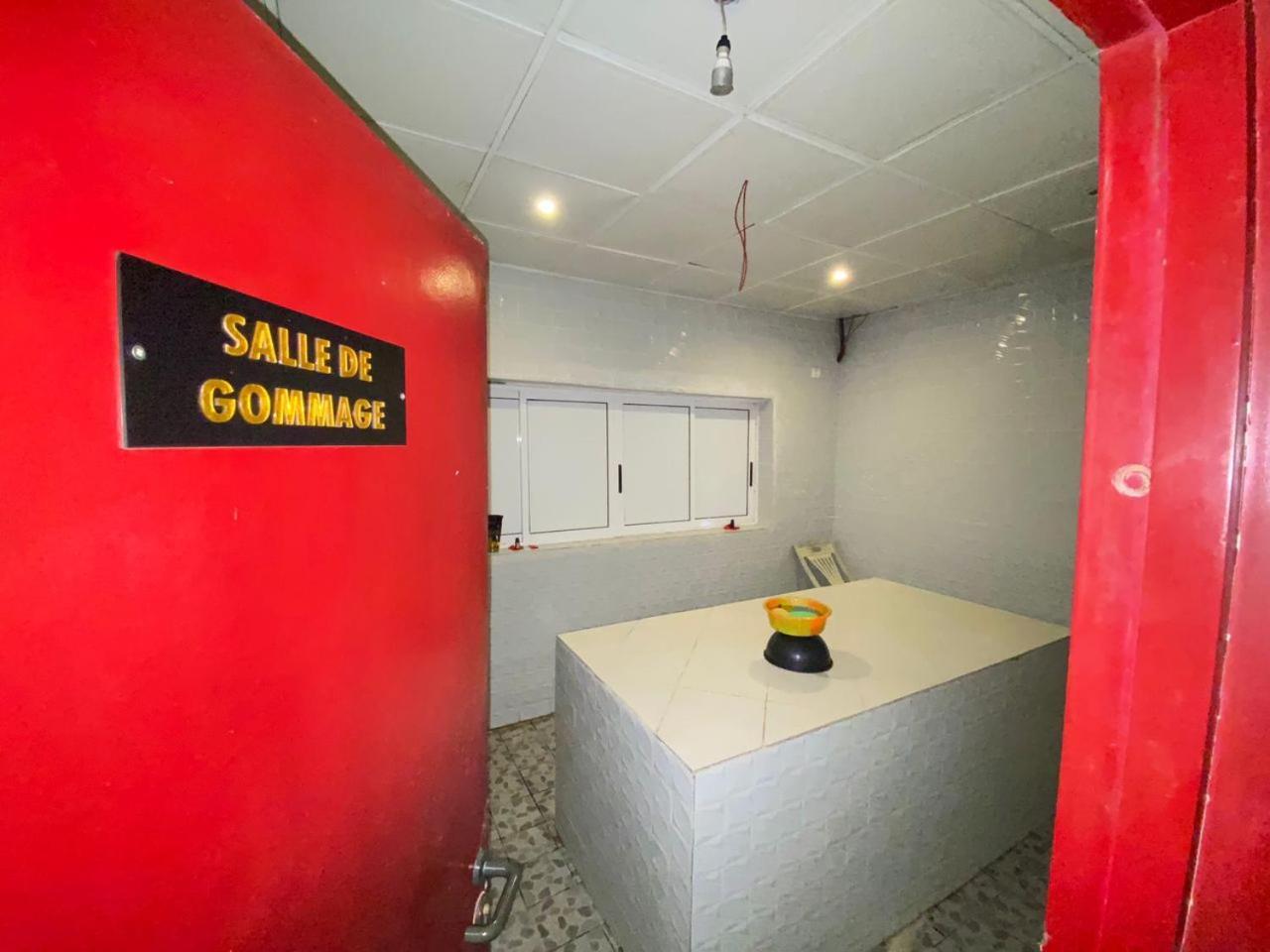 Fini Hotel Bobende Limbe Dış mekan fotoğraf