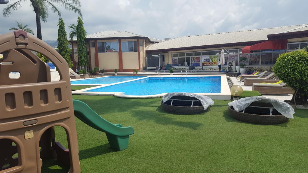 Fini Hotel Bobende Limbe Dış mekan fotoğraf