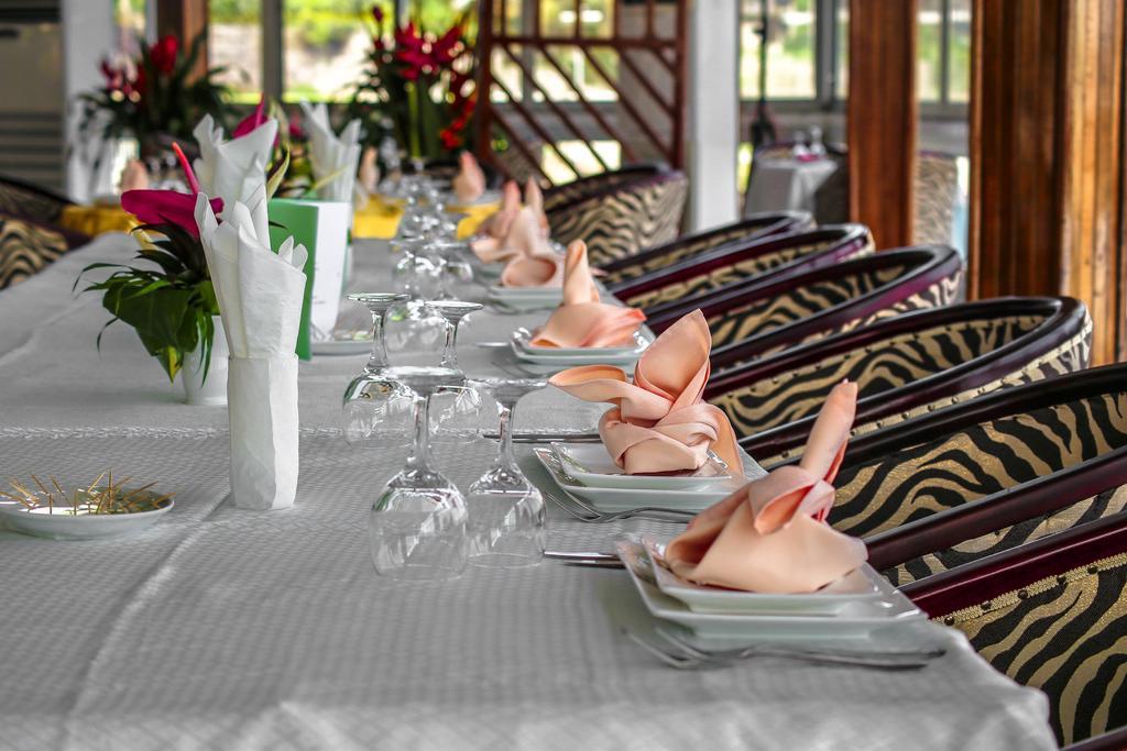 Fini Hotel Bobende Limbe Dış mekan fotoğraf