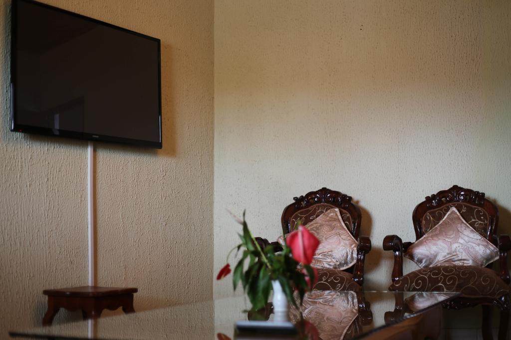 Fini Hotel Bobende Limbe Dış mekan fotoğraf