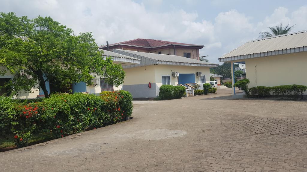 Fini Hotel Bobende Limbe Dış mekan fotoğraf